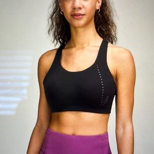 Lulu lemon air support sports bra black 40D NWOT, never worn